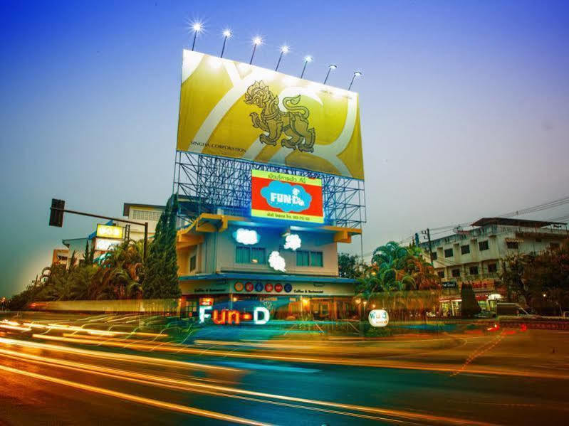 Fun-D Hostel Chiang Rai Bagian luar foto